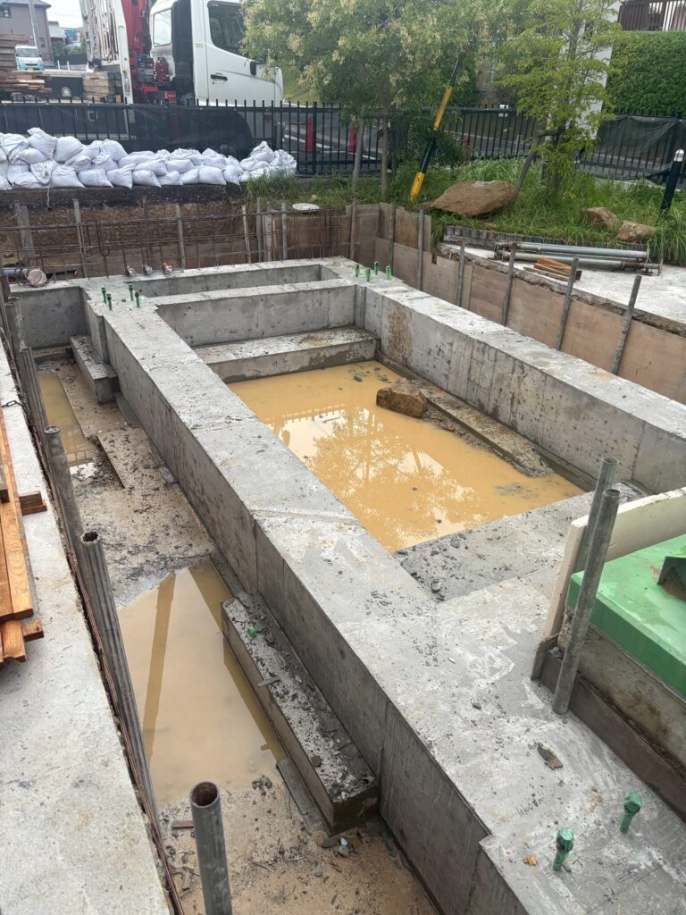 有限会社アクロス 幼稚園 鉄骨庇工事 岡崎市 新装工事 店舗新装工事 店舗改装 店舗デザイン 店舗設計 リフォーム リノベーション 内装工事