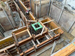 有限会社アクロス 幼稚園 鉄骨庇工事 岡崎市 新装工事 店舗新装工事 店舗改装 店舗デザイン 店舗設計 リフォーム リノベーション 内装工事