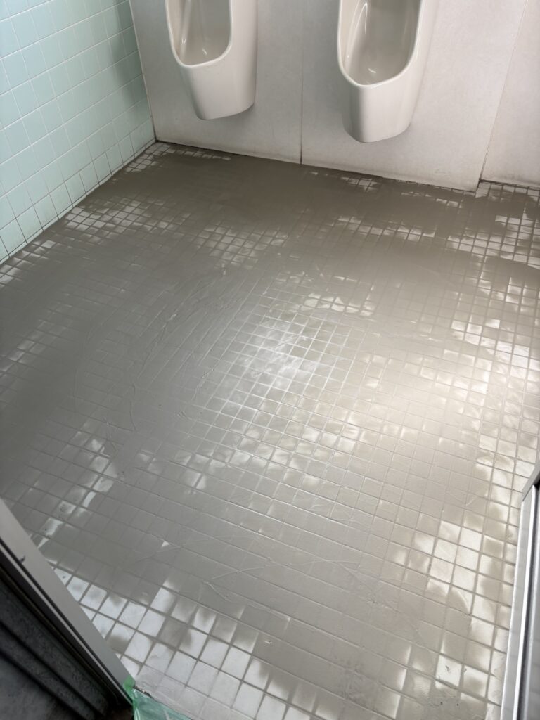 (有)アクロス トイレタイルから長尺シート変更工事 リフォーム 内装工事