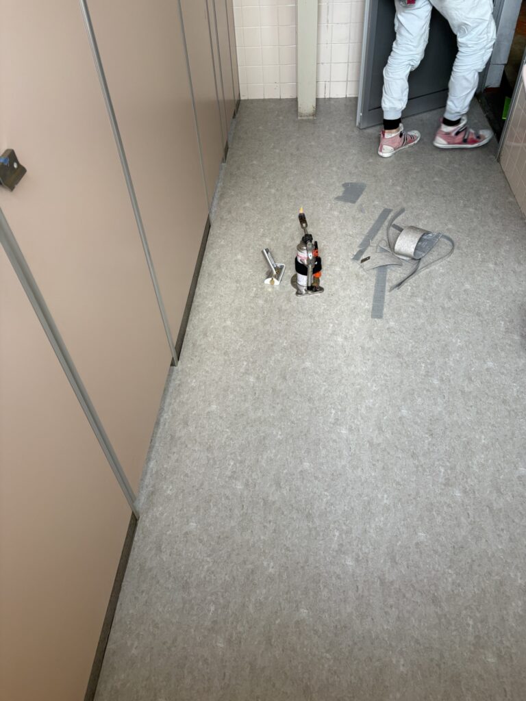 (有)アクロス トイレタイルから長尺シート変更工事 リフォーム 内装工事