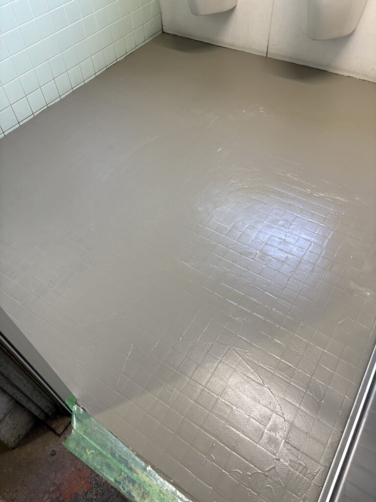 (有)アクロス トイレタイルから長尺シート変更工事 リフォーム 内装工事